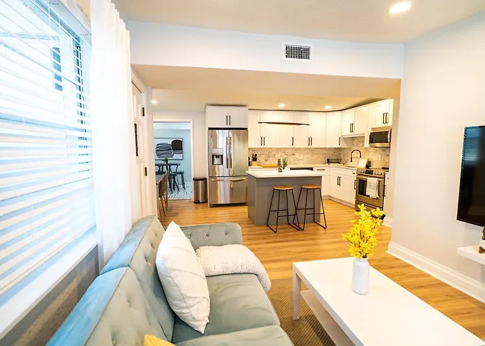 Chic & Stylish Central Location