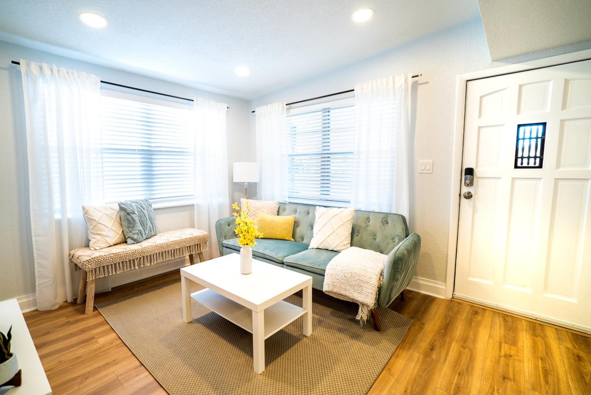 Chic & Stylish Location Tampa