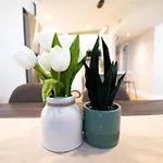Chic & Stylish Central Location